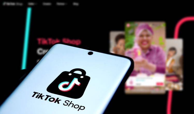 Configuration de boutique TikTok Shop et optimisation du social commerce viral &agrave; Toulon par l'agence Bexter.